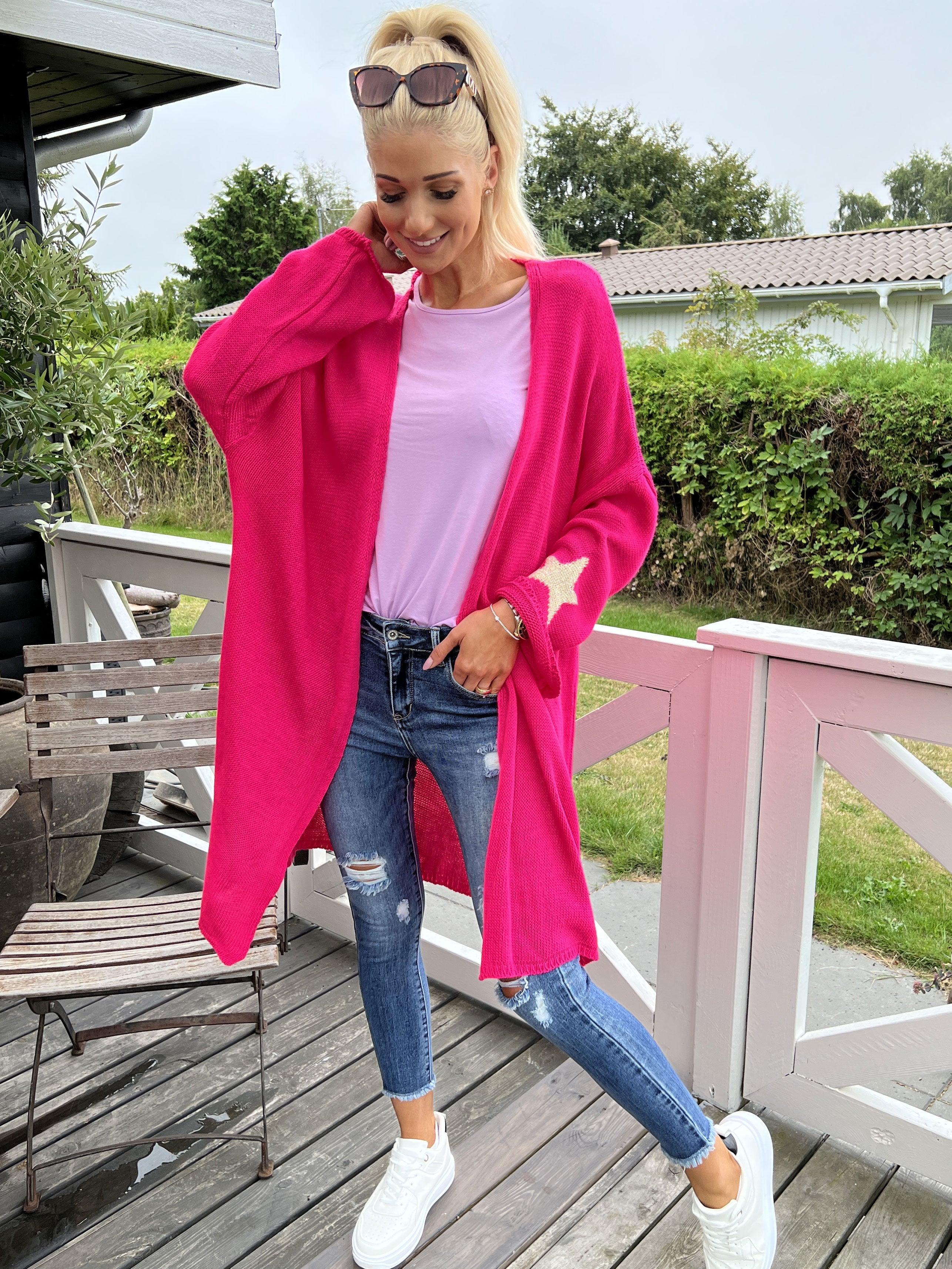 Lowa - Stickad kofta med stjärna på ärmen